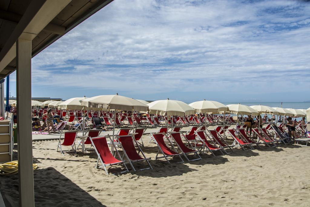 טירניה Hotel Riviera Blu מראה חיצוני תמונה