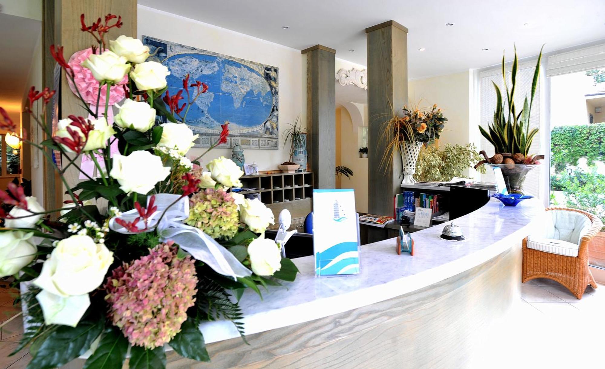 טירניה Hotel Riviera Blu מראה חיצוני תמונה