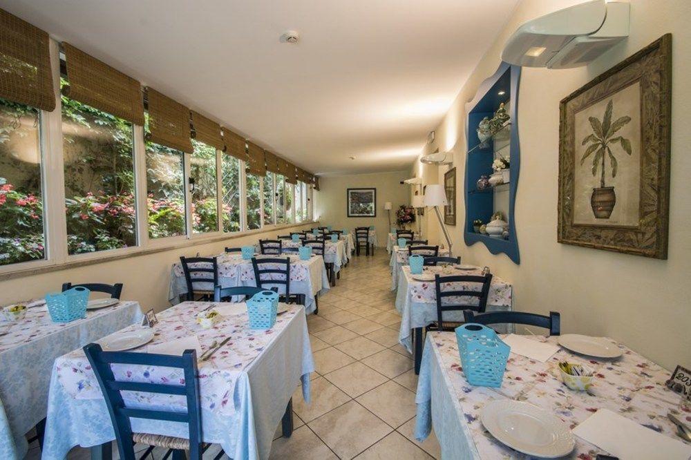 טירניה Hotel Riviera Blu מראה חיצוני תמונה