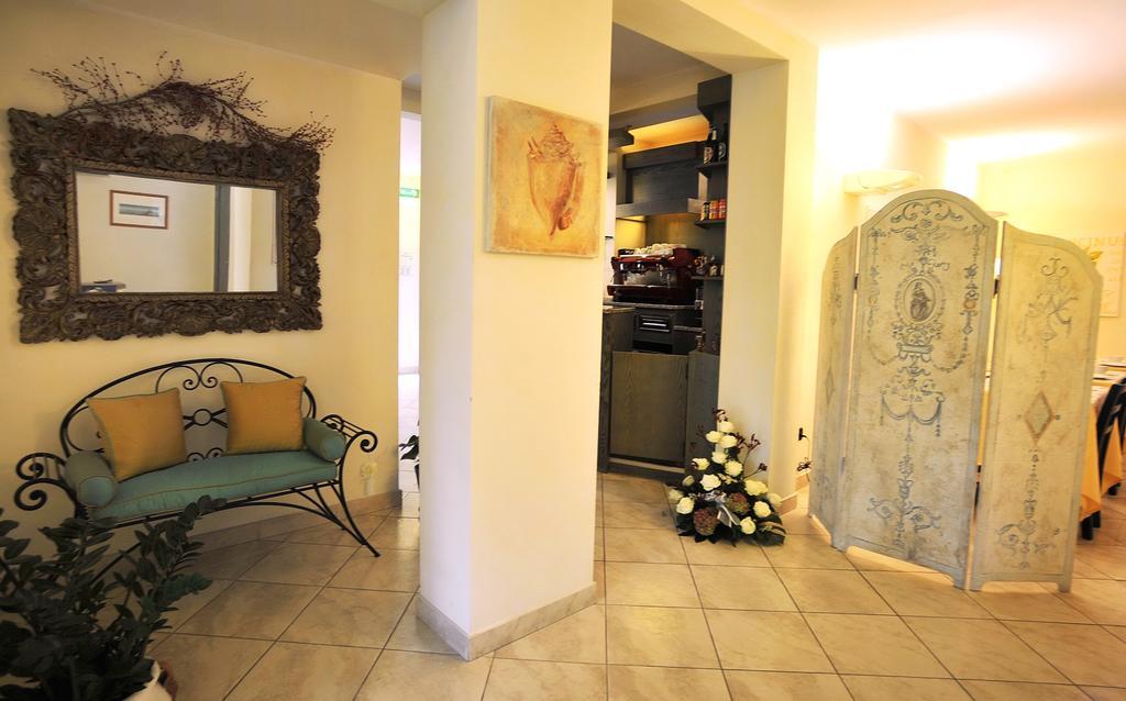 טירניה Hotel Riviera Blu מראה חיצוני תמונה