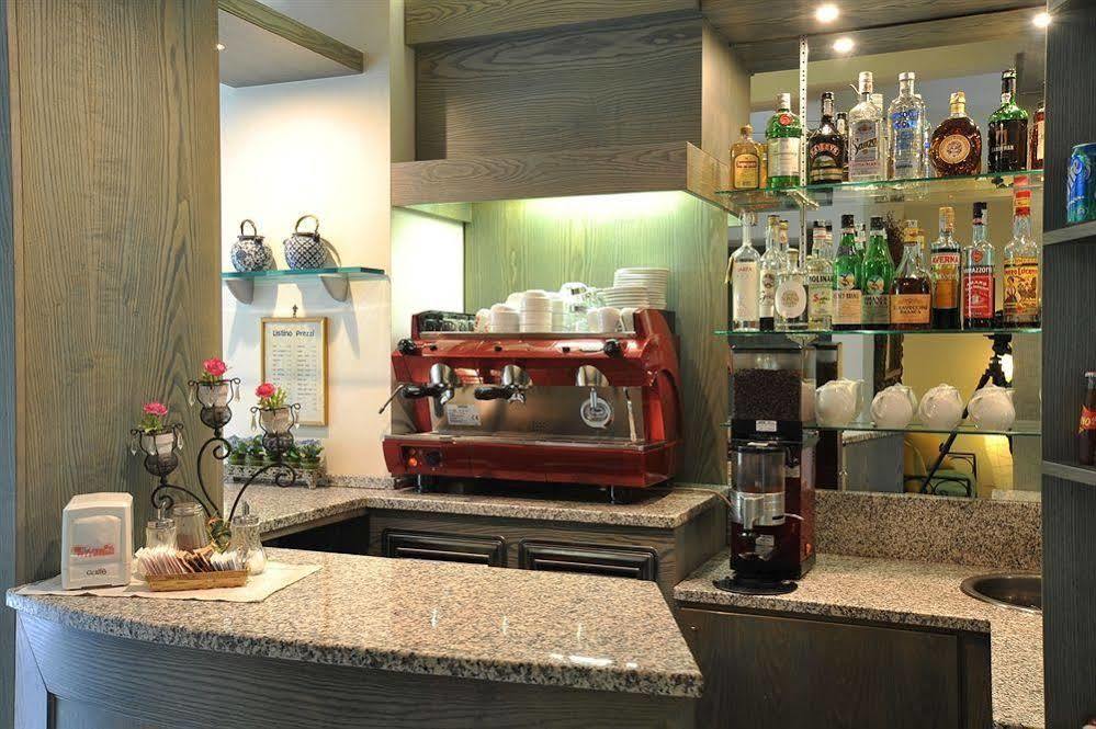 טירניה Hotel Riviera Blu מראה חיצוני תמונה