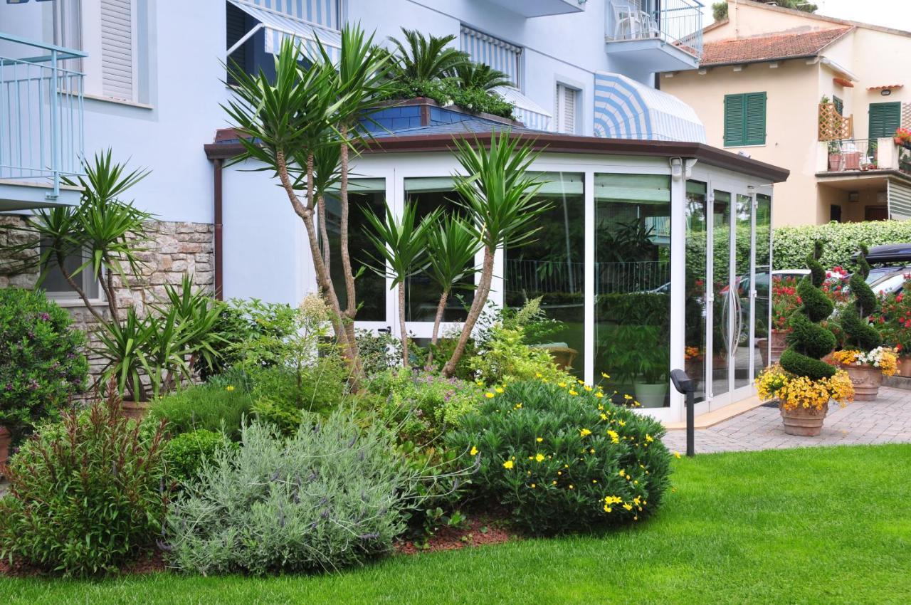 טירניה Hotel Riviera Blu מראה חיצוני תמונה